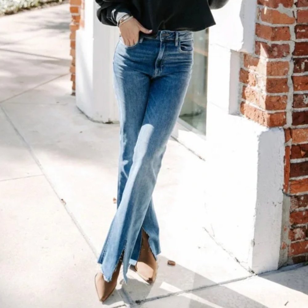 Hidden Happi Split Hem Flare Jeans 26